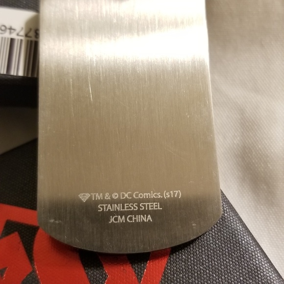 💯 DC Comics Stainless Steel Pendant.   B2 - Picture 2 of 3